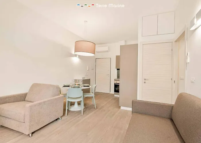 The Cavour, Terremarine 公寓 *